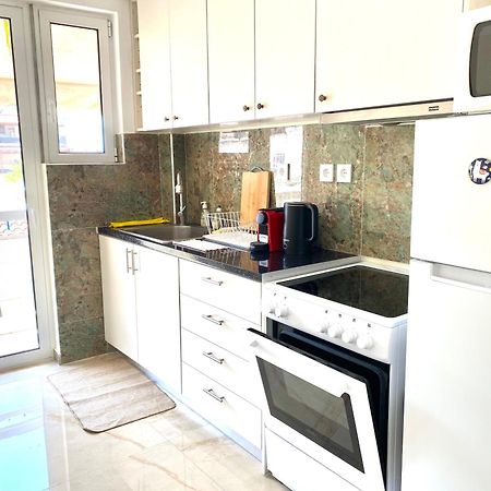 Quiet Near Subway And Acropolis 2 Bedrooms Apt アテネ エクステリア 写真
